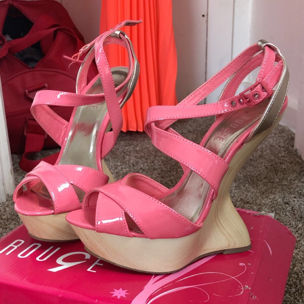 Wedge heels